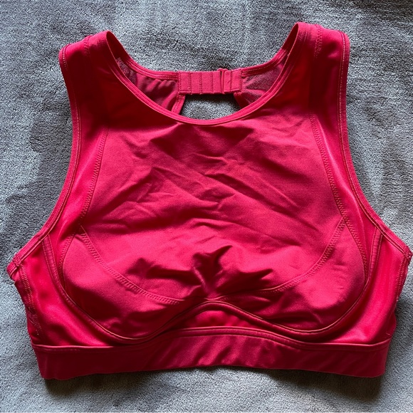 Fabletics Red Sports bra and leggings set 🔥 - Picture 3 of 13